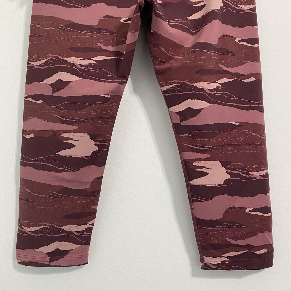 L.L. Bean Boundless Performance Leggings Women's L Capri Cropped Printed NEW - Picture 9 of 12